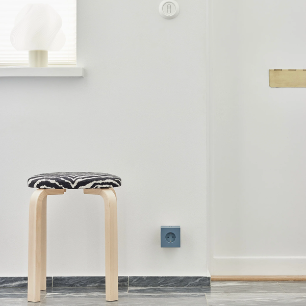 Square 2 Pistorasiajakaja USB-C:llä / Magneetti Hainsininen