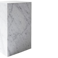 Plinth Tall Sivupöytä 51x30 cm Carrara Marmori