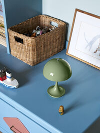 Panthella 160 Bordlampe Bærbar V3 Opaque Moss Green