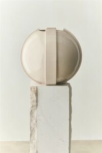 Vase 02 Ivory