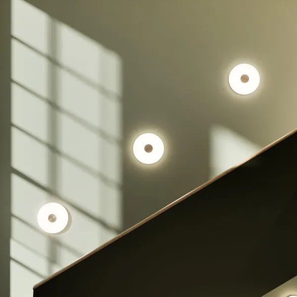 Glint Vegglampe Liten Opalhvit/Messing