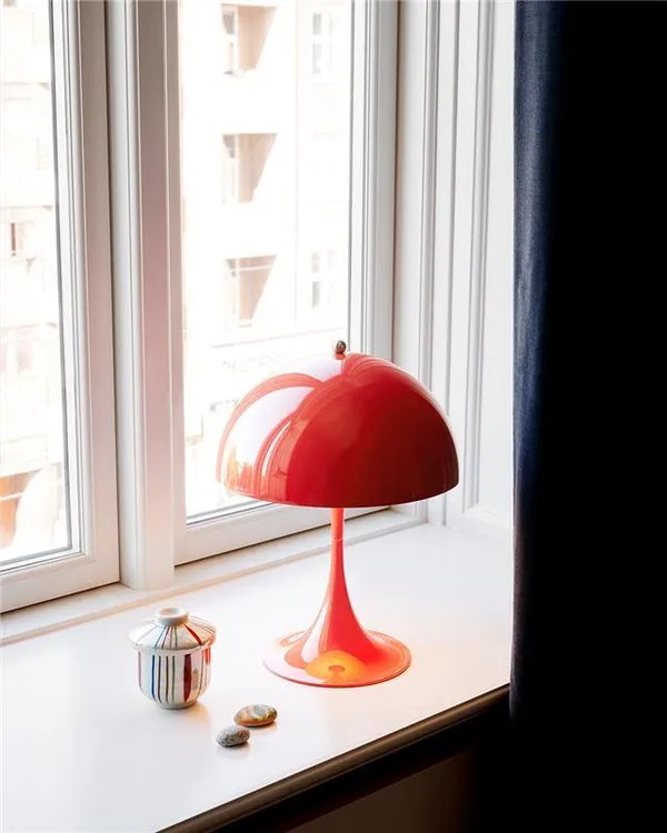 Panthella 250 Bordlampe Bærbar Opaque Coral