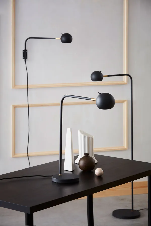Yes! Bordlampe Sort