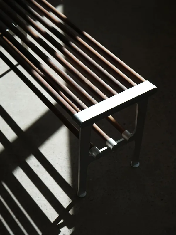 Nostalgi Bänk 100 cm Valnöt / Aluminium
