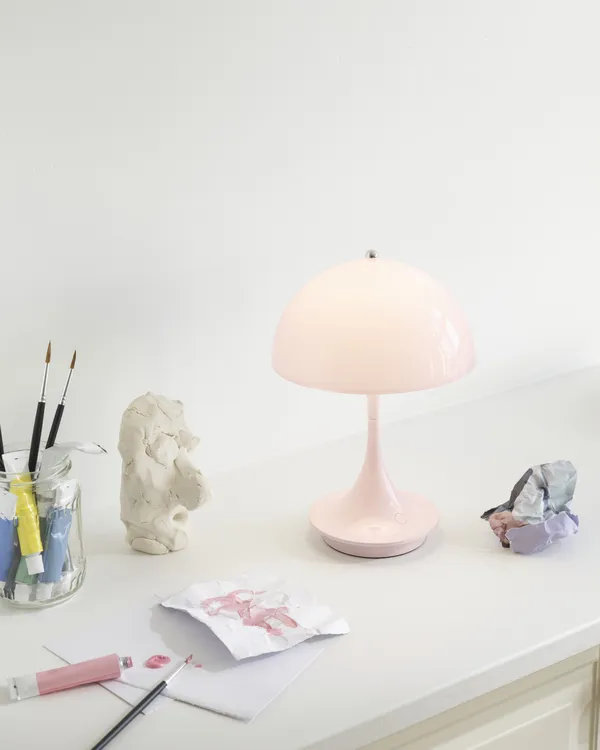 Panthella 160 Bordlampe Bærbar V3 Opal Pale Rose