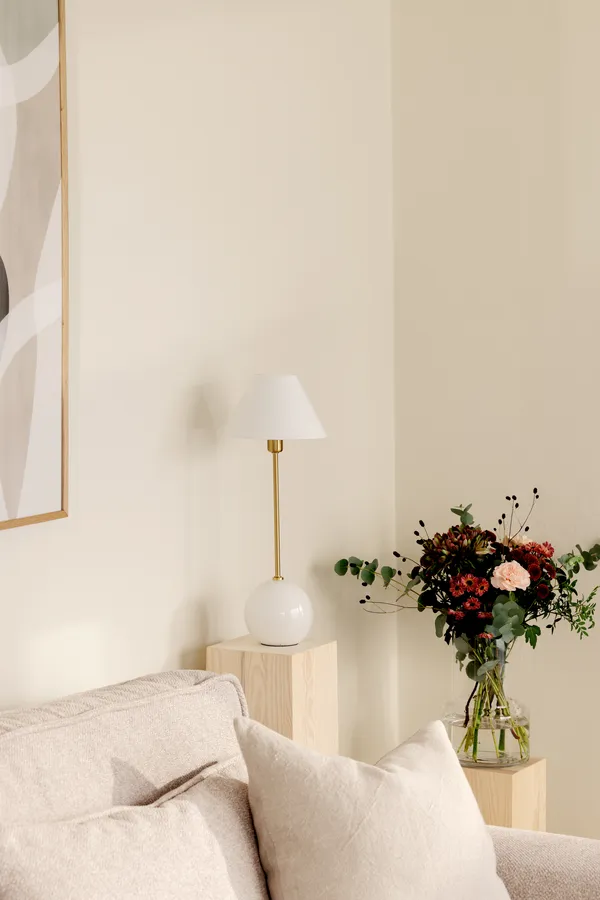 Iris 20 Bordslampa Vit