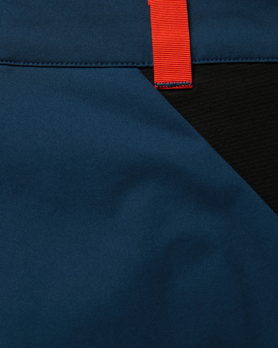 W THE ADV SHORTS