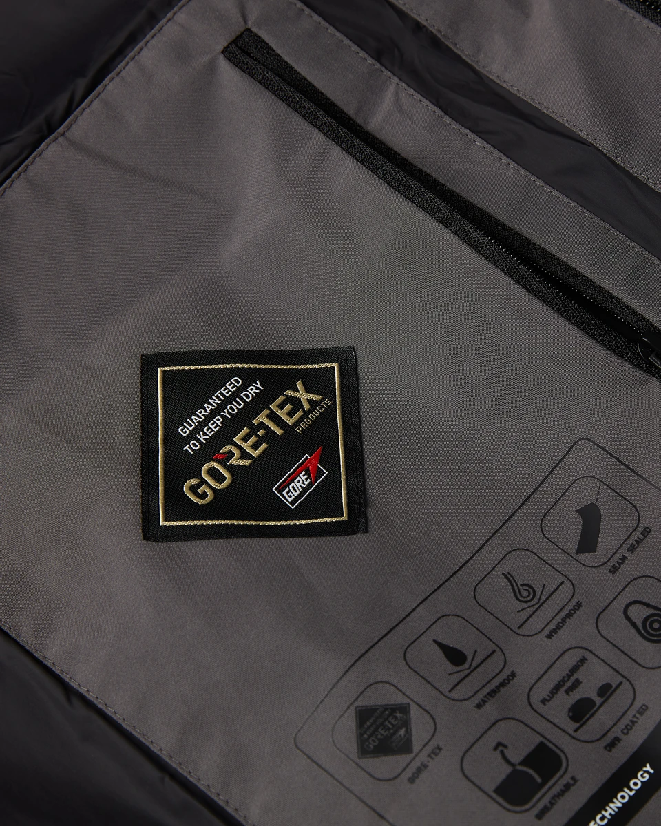 GORE TEX HOODED JACKET
