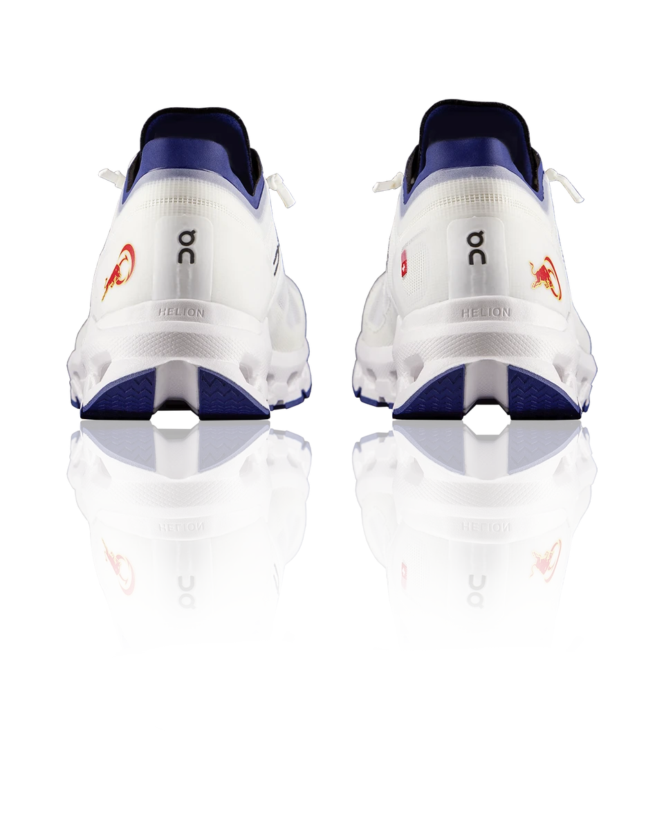 SR x ON CLOUD REGATTA BULL