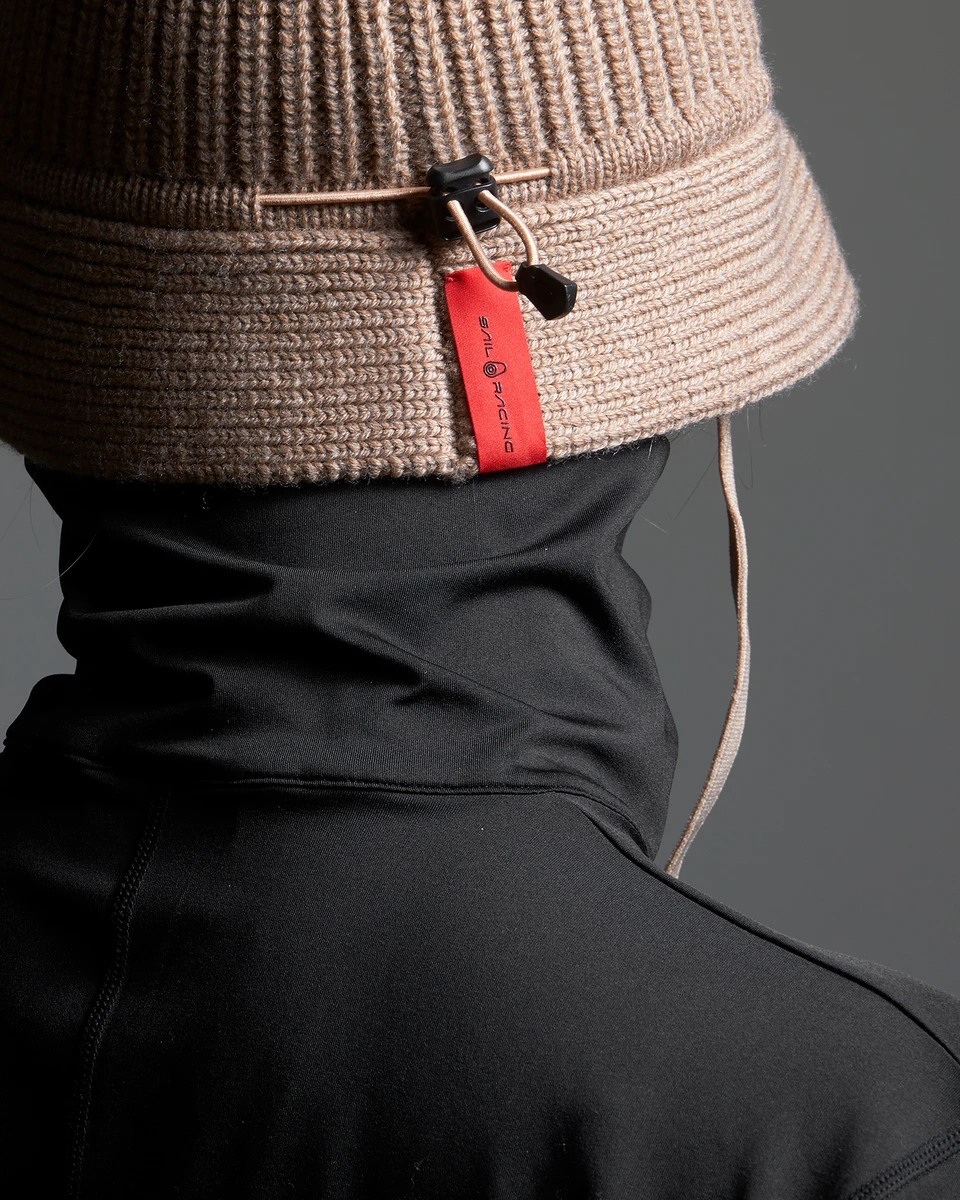 FROSTWAVE KNITTED HAT