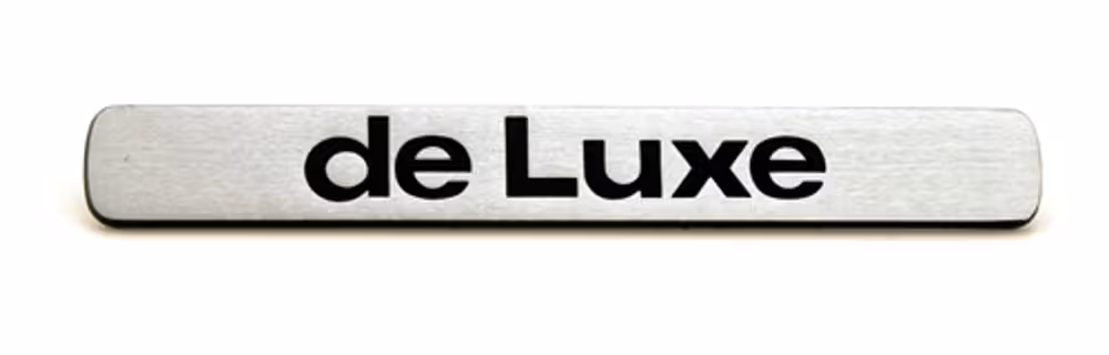 Emblem "de Luxe" for Volvo 140 1971-72