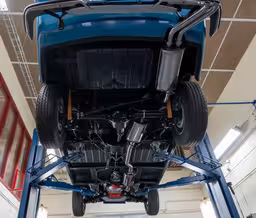 Foto av komplett Simons avgassystem CV2-K3R (Volvo P1800E/P1800ES B20E/B20F år 1970-1973). Produkten är en av delarna, inte hela systemet.