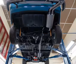 Foto av komplett Simons avgassystem CV2-K (Volvo P1800/1800S B18B år 1961-1965). Produkten är en av delarna, inte hela systemet.