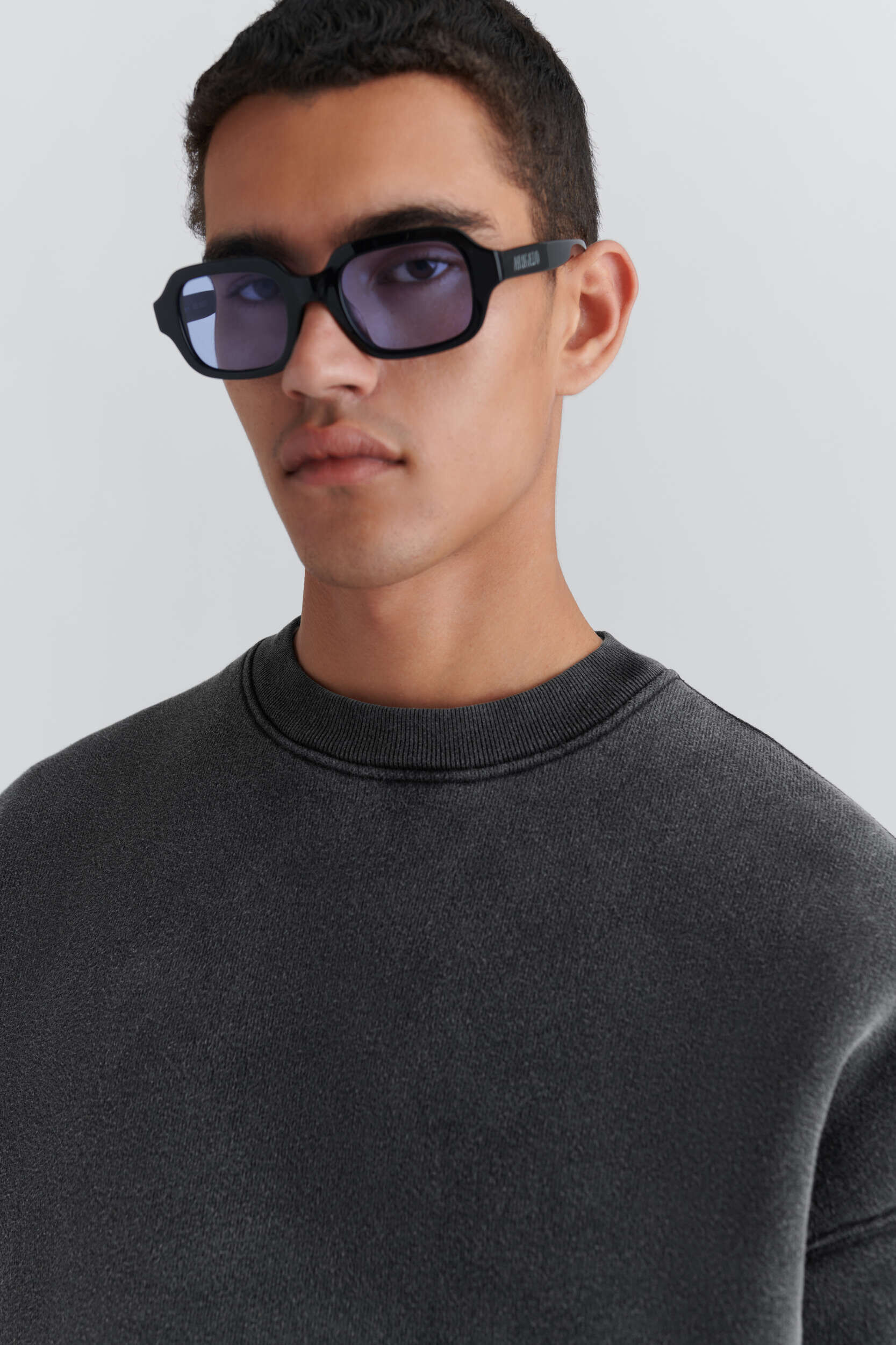 Typo Embroidered Sweatshirt - Image 12
