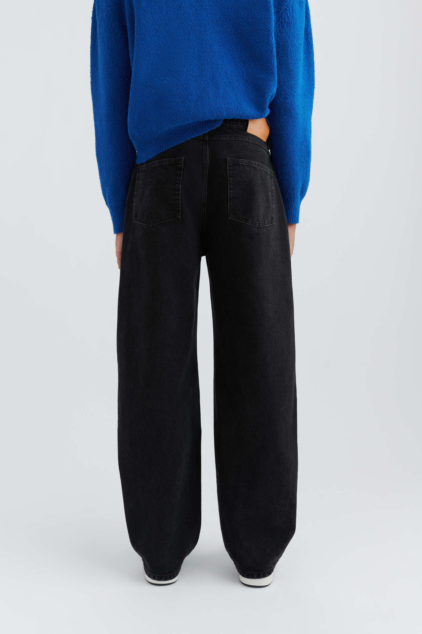 Zine Relaxed-Fit Jeans - Image 3