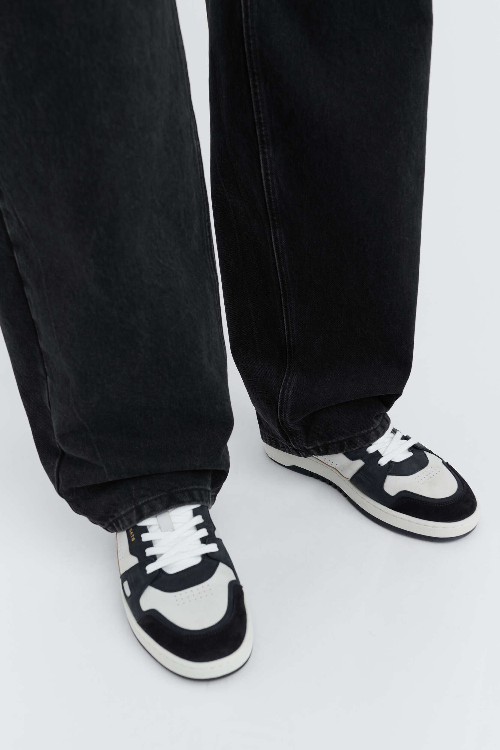 Zine Relaxed-Fit Jeans - Image 6