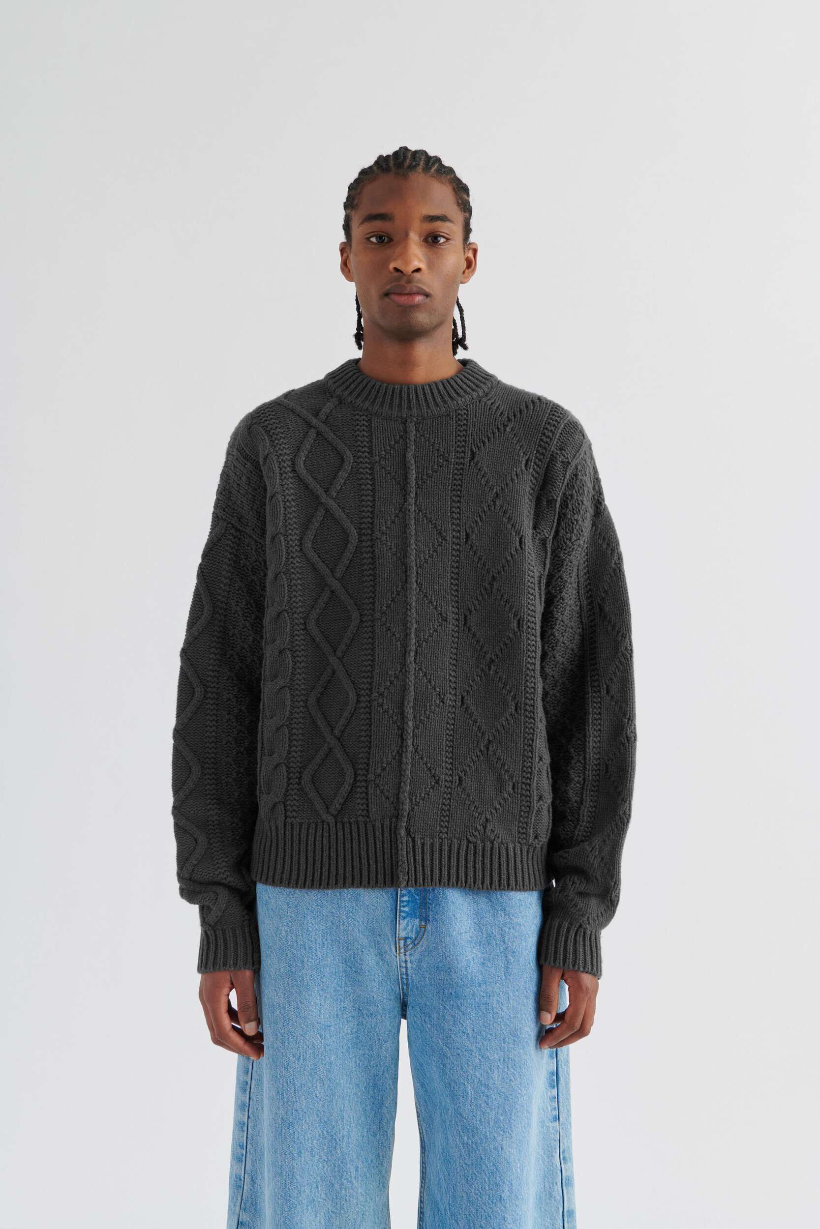 Noble Sweater - Image 4