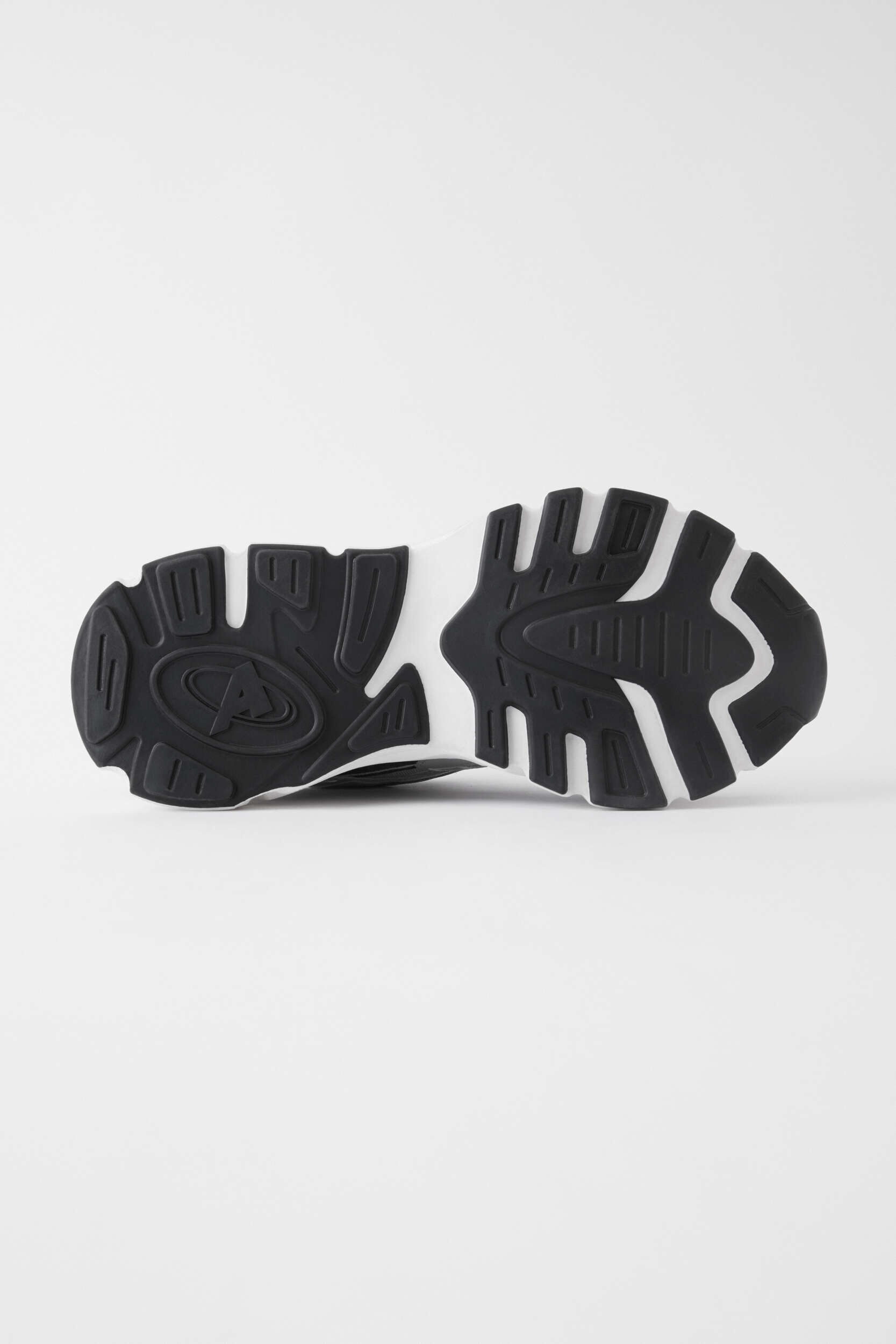 Marathon R-Trail Sneaker - Image 10