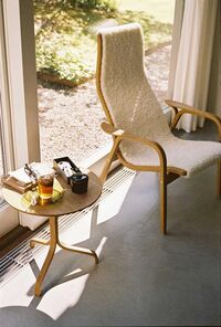 Lamino High Armchair Lacquered Beech/Off White/Sheepskin