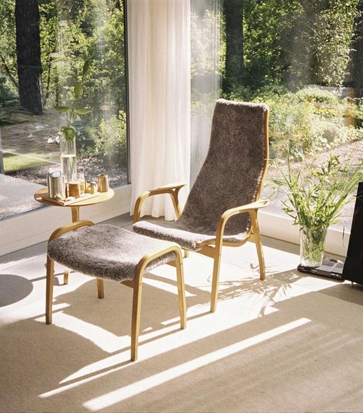 Lamino High Armchair Lacquered Beech/Off White/Sheepskin